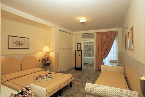 Hotel Marconi ซัน เบเนเดตโต เดล ตรอนโต ภายนอก รูปภาพ